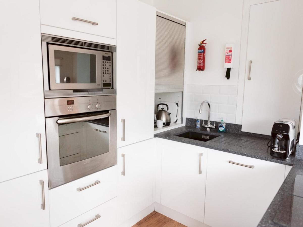 Pass The Keys Stylish 2Bed Rental Unit Glasgow Green Exterior photo